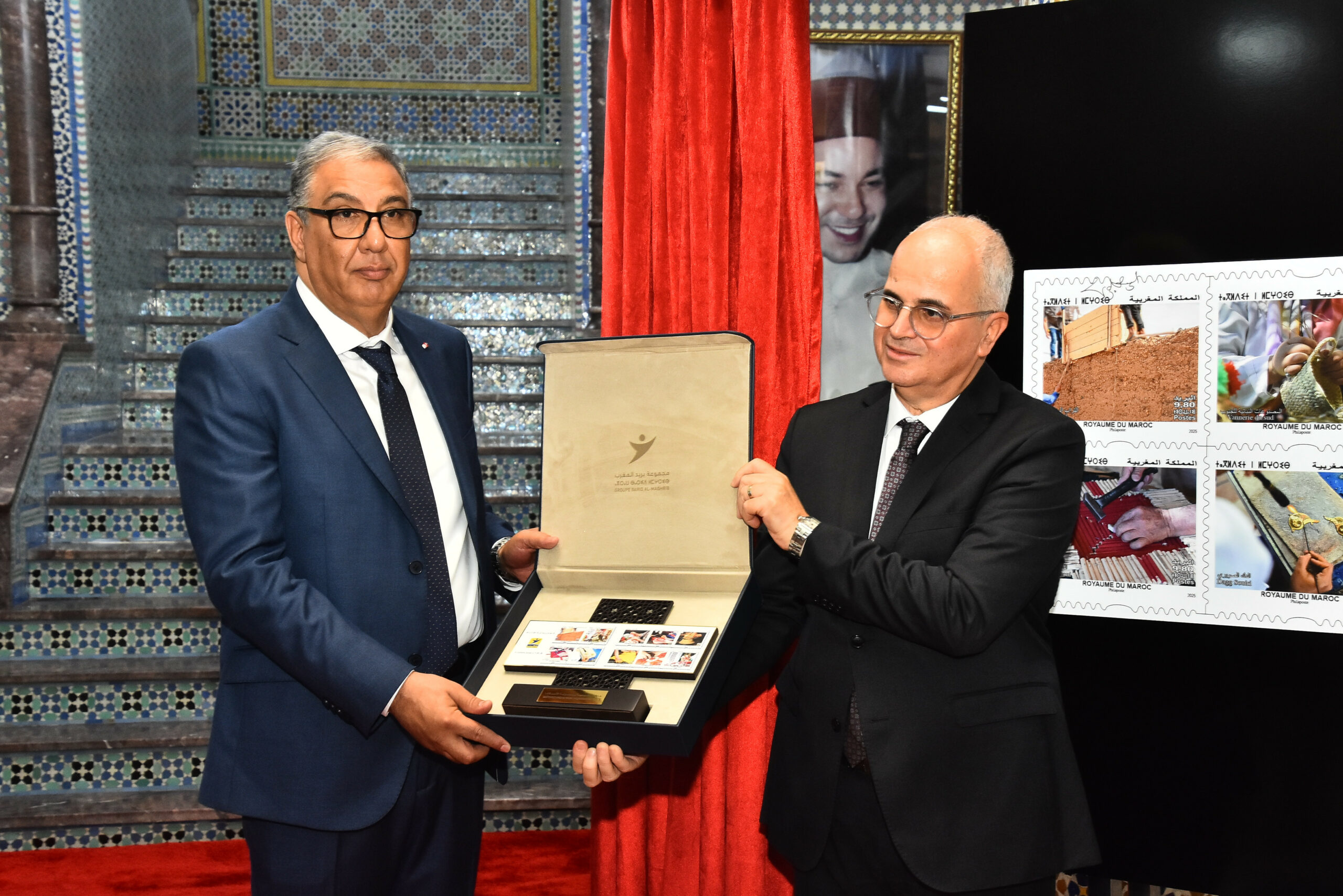 إصدار أول سلسلة استثنائية من عشرة طوابع بريدية مخصصة لحرف تقليدية مغربية مهددة بالاندثار