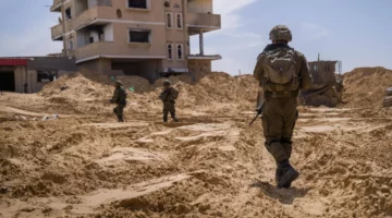 الجيش الإسرائيلي يؤكد مقتل جندي وإصابة آخر في المعارك بشمال قطاع غزة