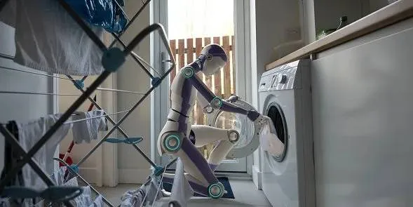 الأثرياء «سيملكون خدماً من الروبوتات بحلول عام 2030»