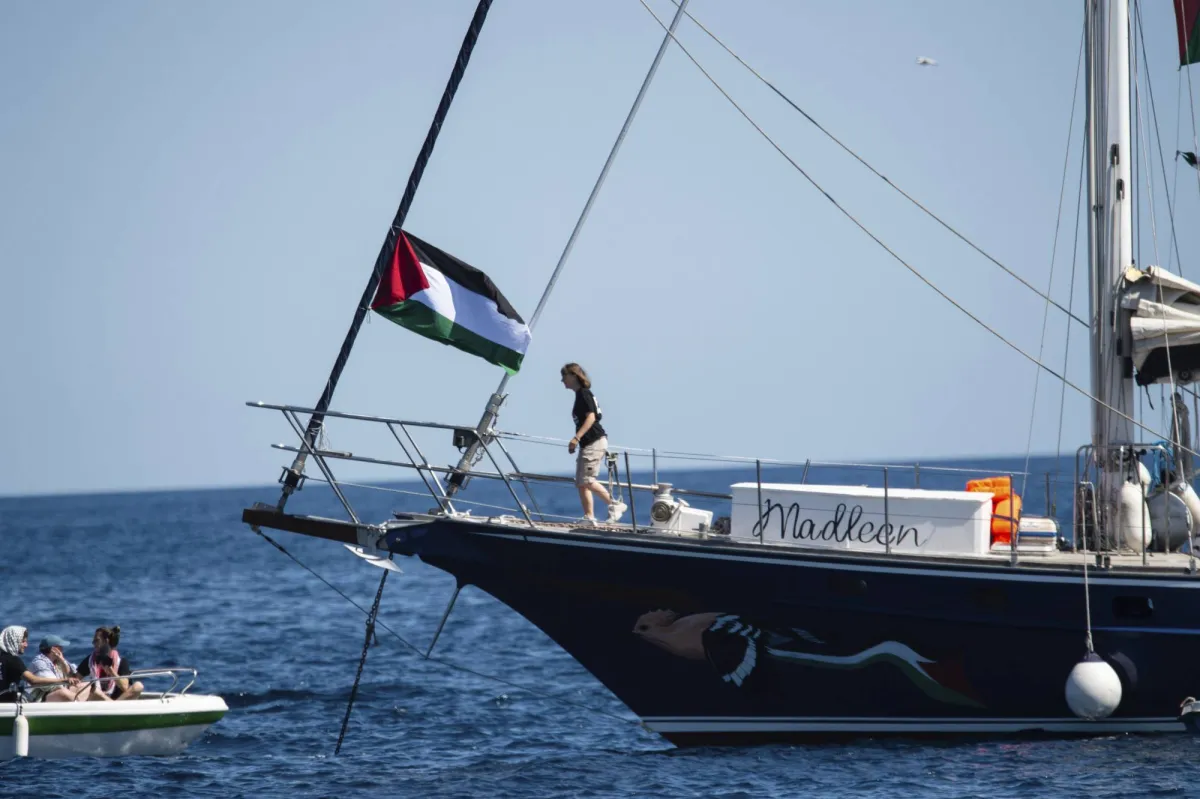 سفينة الإغاثة المتجهة إلى غزة ستواصل مهمتها «حتى اللحظة الأخيرة»