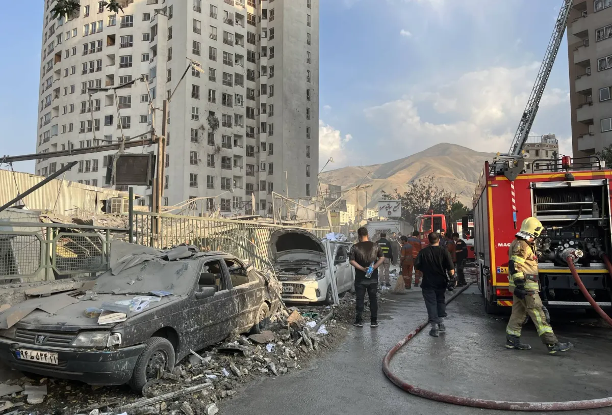 إسرائيل تهاجم إيران.. وطهران تتعهد بالرد