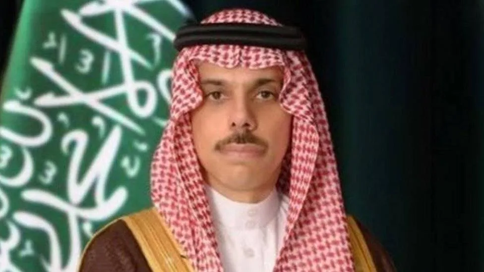 وزير الخارجية السعودي يبحث مع نظيرته الكندية مستجدات المنطقة