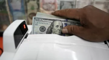 الدولار يرتفع مع توتر الأسواق بسبب الصراع في الشرق الأوسط
