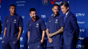 الملك كازو ميورا يلعب في عمر الثامنة والخمسين