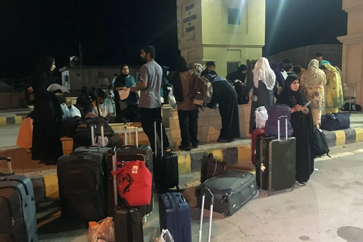 عمليات إجلاء جماعية من إسرائيل وإيران وسط تصاعد المواجهة العسكرية
