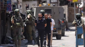 إسرائيل تُصعّد مداهمات الضفة بعدما حولتها إلى سجن معزول