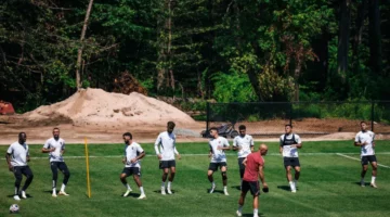الأهلي المصري يغلق تدريباته قبل مواجهة بورتو