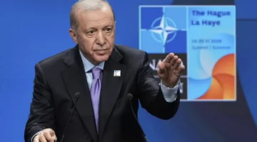 إردوغان بحث مع ترمب شراء مقاتلات «إف-35»