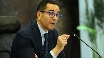 الخطيب يعرض تفاصيل إطلاق البث التجريبي للمنصة الإلكترونية الموحدة لتراخيص الاستثمار