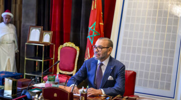✓ جلالة الملك يعزي في وفاة عبد الحق المريني