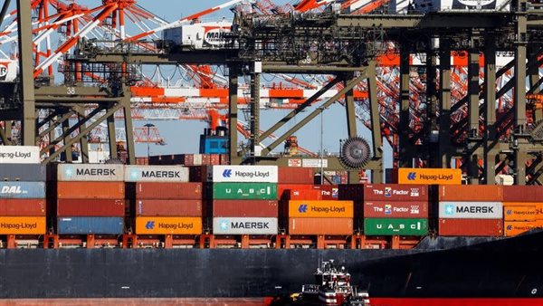 الواردات الأمريكية تتراجع إلى أكبر مستوى لها على الإطلاق في أبريل