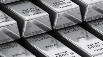 الفضة قرب أعلى مستوياتها في 7 أشهر