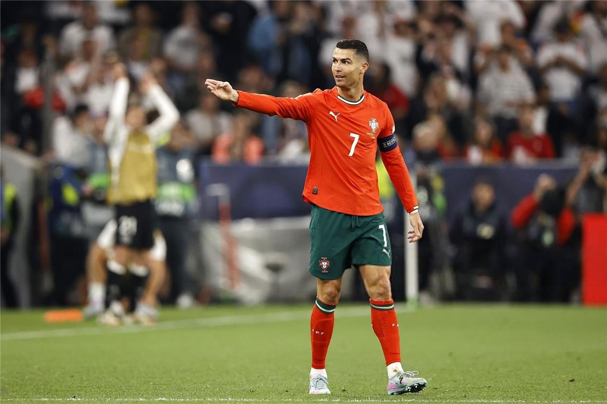 فيديو | كريستيانو رونالدو يسجل هدف البرتغال الثاني أمام ألمانيا في دوري الأمم الأوروبية