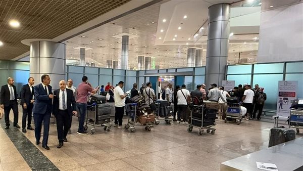 الجمارك: زيادة عدد العاملين بمطار القاهرة لدعم التسجيل الإلكتروني للهواتف المحمولة