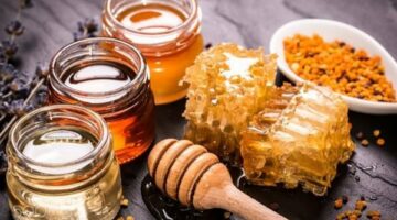ملعقة صباحية من ذهب.. فوائد مذهلة لتناول العسل الأبيض على الريق