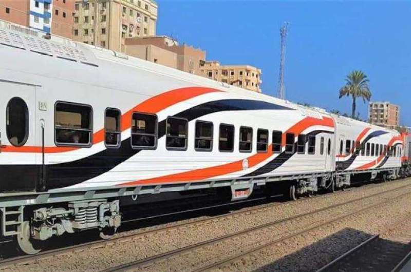 اتخاذ الإجراءات القانونية ضد شخص أتلف إحدى لمبات قطار روسي جديد