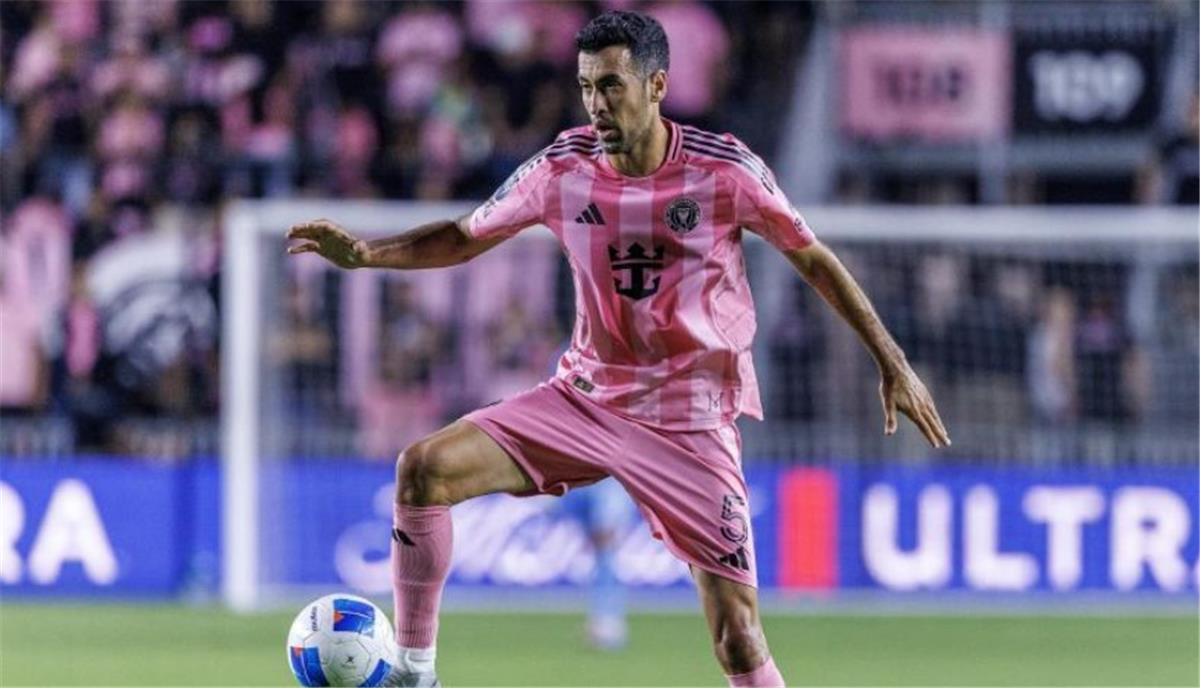 بوسكيتس: سعيد بمواجهة الأهلي الأكثر تتويجًا في إفريقيا.. وميسي لاعب ممتع