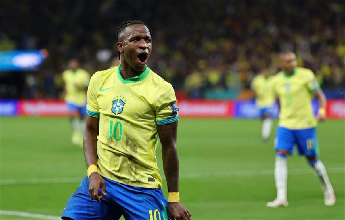 فيديو | في أول ظهور لـ أنشيلوتي.. فينيسيوس يقود البرازيل للفوز على باراجواي في تصفيات كأس العالم
