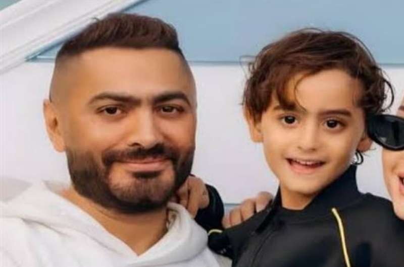 تامر حسني يكشف تفاصيل الحالة الصحية لنجله آدم