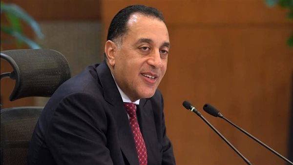 رئيس الوزراء يتابع خطط وإجراءات التوسع بمشروعات تحلية مياه البحر