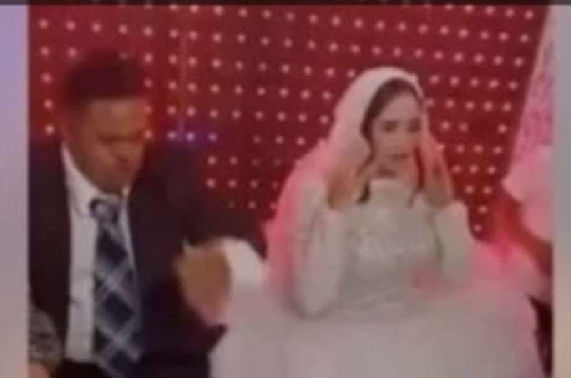 احتجاز والدي “عروس الشرقية” بسبب واقعة زواجها من شاب مصاب بمتلازمة داون