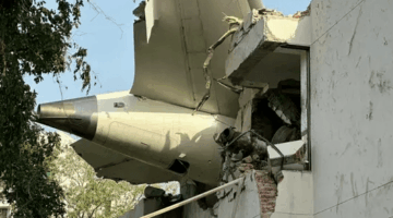 نجاة أحد ركاب الطائرة الهندية المنكوبة في جوجارات