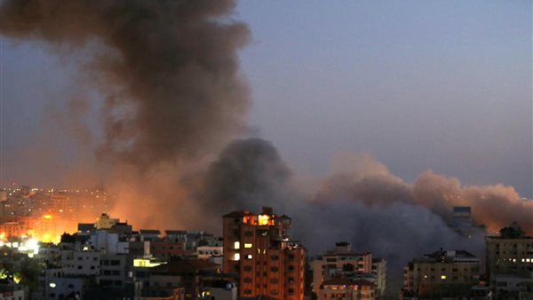 غارة إسرائيلية استهدفت برجاً في منطقة سعادت آباد بطهران (فيديو)