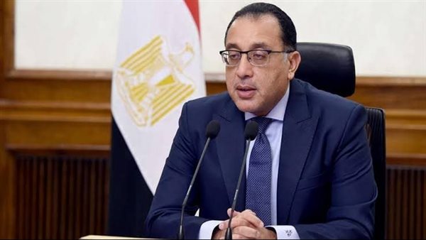 رئيس الوزراء يتفقد المركز التكنولوجي لخدمة المواطنين بزاوية صقر