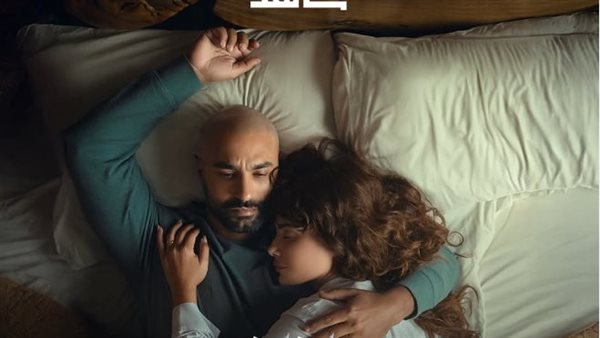 بعد ظهور كريم فهمي حليق الرأس.. 220 يوم يثير حماس الجمهور قريبا على شاهد