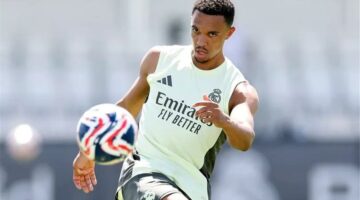 موقف أرنولد وهويسين من المشاركة مع ريال مدريد ضد الهلال