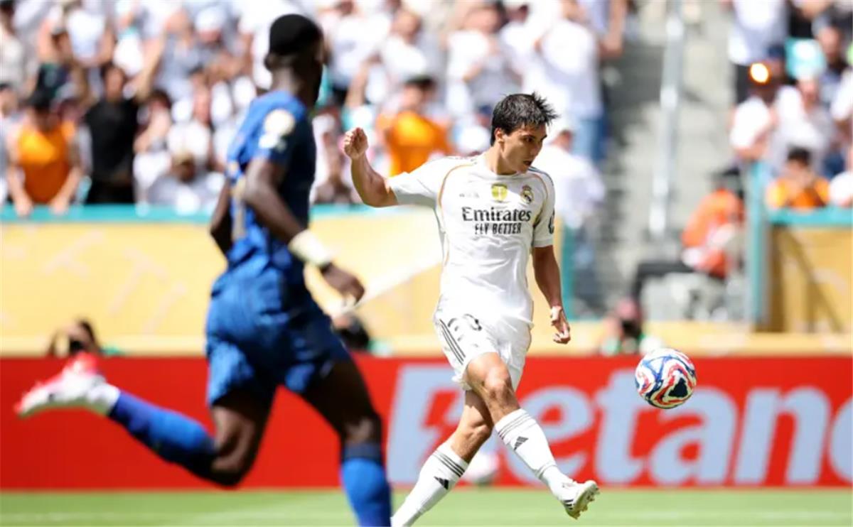 جونزالو بعد تعادل ريال مدريد والهلال: شعور حلو ومر.. وفالفيردي لم يخطئ وحده