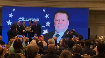حسن عبدالله يتسلم جائزة محافظ العام 2025 من اتحاد المصارف العربية