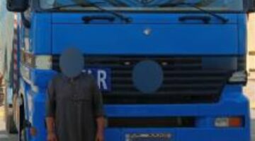 الباب مفتوح وطامس لوحاته.. القبض على سائق سيارة نقل محمّلة بأسطوانات بوتاجاز بالشرقية