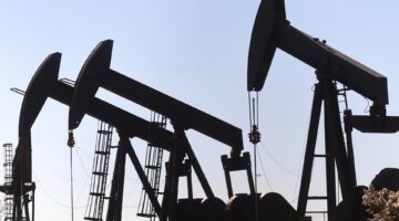جولدمان ساكس: النفط قد يقفز إلى 110 دولارات حال تراجع تدفق الإمدادات عبر مضيق هرمز – وطني