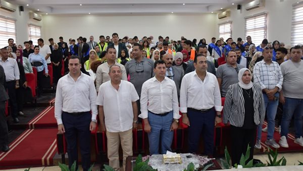 وزير الشباب والرياضة ومحافظ بورسعيد يشهدان مؤتمرًا للقوى الشبابية
