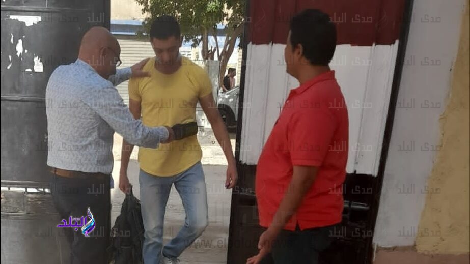 30 صباحا وفتشوهم قبل الامتحان