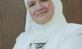 د. مي بكليزي: العابرة والبقايا: قراءة ذرائعية في تشظي الذات الأنثوية وتحولات المعنى
