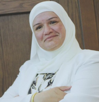 د. مي بكليزي: العابرة والبقايا: قراءة ذرائعية في تشظي الذات الأنثوية وتحولات المعنى
