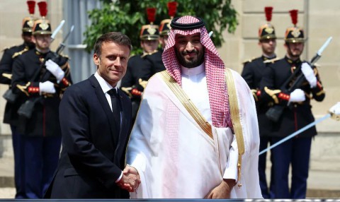 فرنسا “تهمس” في “أذن الأمير بن سلمان”:” جماعة نتنياهو في مكتب ترامب يحبطون خططه “..دولة “فلسطينية” “على الورق فقط” في “مؤتمر تموز” وقيادات تقر وتعترف” عودة اليهود تهدد الأمن القومي الأوروبي”