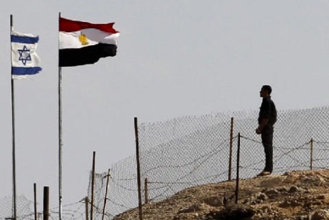 الجيش الإسرائيلي يدّعي أنه أسقط طائرة مُسيّرة قادمة من مصر تحمل أسلحة وذخيرة ويقول إنّه جرى مُصادرتها