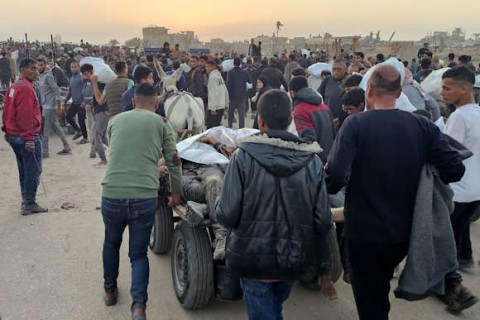 الصليب الأحمر يؤكد استشهاد 27 شخصا بإطلاق نار قرب مركز لتوزيع المساعدات في جنوب غزة الامم المتحدة تدين.. والبيت الابيض يحقق