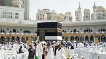 الحجاج يواصلون التوافد على منى لقضاء “يوم التروية” أول مناسك الحج