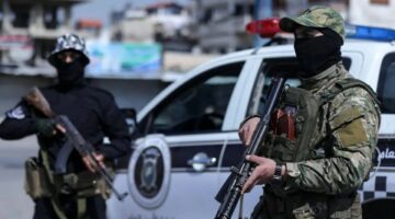 مقتل 8 مدنيين بينهم نساء من الطائفة “العلوية” بإطلاق نار مباشر عليهم من عناصر أمن على أحد الحواجز وسط سوريا