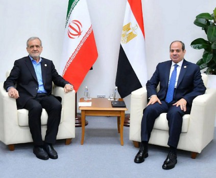 على خلفية المفاوضات المتعثرة بين طهران وواشنطن.. رئيسا مصر وإيران يؤكدان ضرورة تفادي انزلاق المنطقة لصراع عسكري قد تكون له “تداعيات خطيرة على الأمن والاستقرار الإقليمي”.