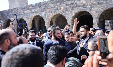 الرئيس السوري الانتقالي يزور درعا للمرة الأولى منذ إطاحة الأسد ويلتقي مسؤولين محليين مدنيين وعسكريين