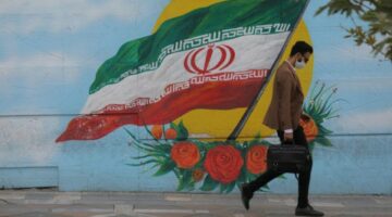 بعد “التباسات” العرض الأخير.. إيران تكشف عن تجهيزها مقترحًا جديدًا “متوازنًا” بشأن النووي سيُقدم لأمريكا قريبًا