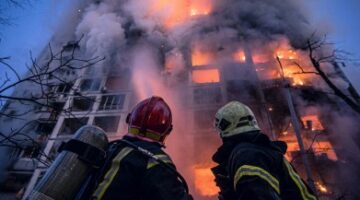 قتيلان وأكثر من 54 إصابة بغارات روسية عنيفة استهدفت عدة مناطق في مدينة “خاركيف” شرقي أوكرانيا