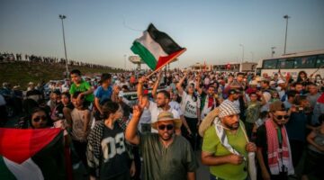 جدل حول موقف مصر من قوافل التضامن مع “غزة”.. أصابت أم أخطأت؟ ما مبررات كلا الفريقين؟ وأيها كان أكثر إقناعا؟