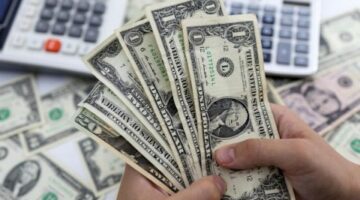 الدولار الأميركي يتجاوز 50.70 جنيه في البنوك المصرية مع تصاعد التوترات الإقليمية
