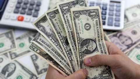 الدولار الأميركي يتجاوز 50.70 جنيه في البنوك المصرية مع تصاعد التوترات الإقليمية